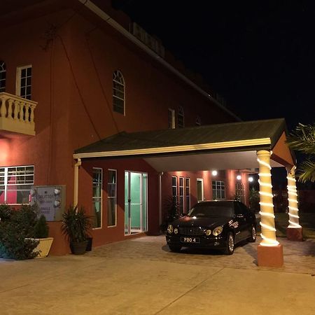 Montecristo Inn Piarco المظهر الخارجي الصورة