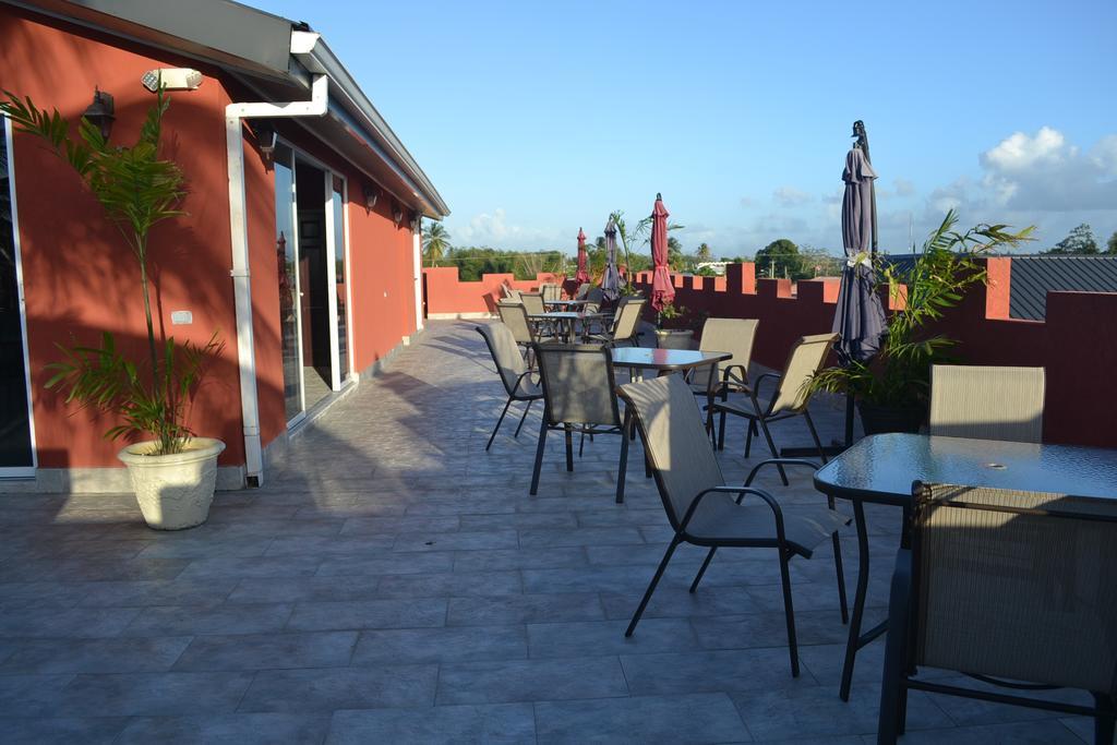 Montecristo Inn Piarco المظهر الخارجي الصورة