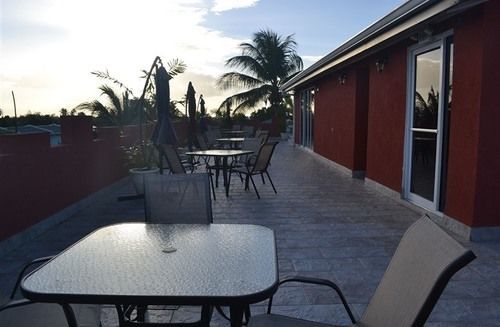 Montecristo Inn Piarco المظهر الخارجي الصورة